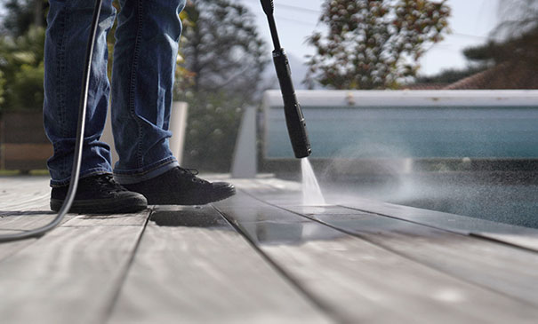 Jet washing patios